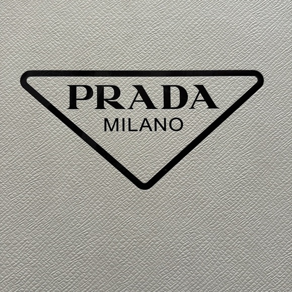 Prada Box - Picture 3 of 3